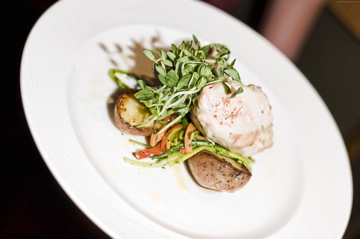 Medallions with potatoes and vegetables