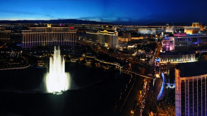 Las Vegas Strip at dusk with Bellagio fountains