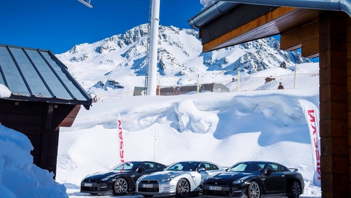 Nissan GT-R cars in the snow at a ski resort