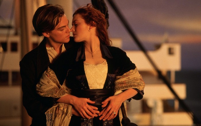 Titanic Romantic Scene with Leonardo DiCaprio and Kate Winslet