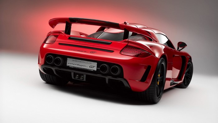 Red Porsche Carrera GT Mirage GT