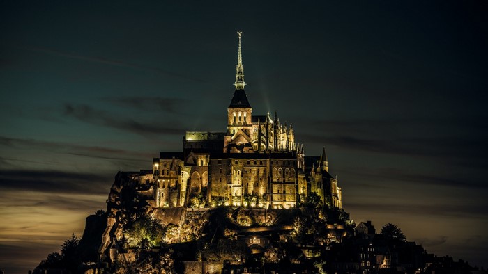 Mont Saint Michel at night