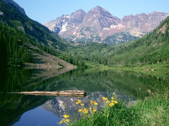 Maroon Bells mountains reflected in Maroon Lake, Colorado