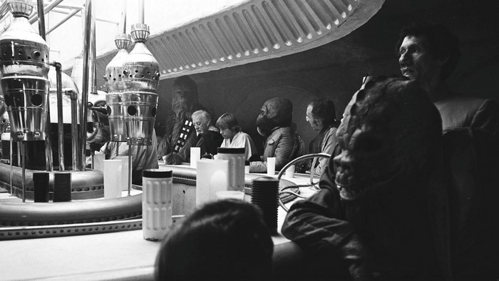 Star Wars: Cantina Scene with Aliens and Humans