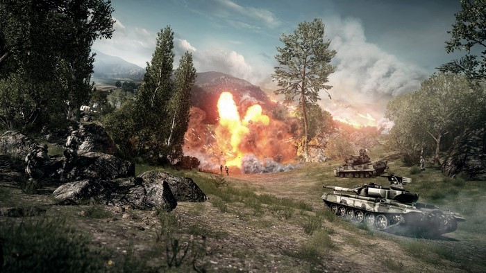 Battlefield 4 screenshot with tanks and explosion