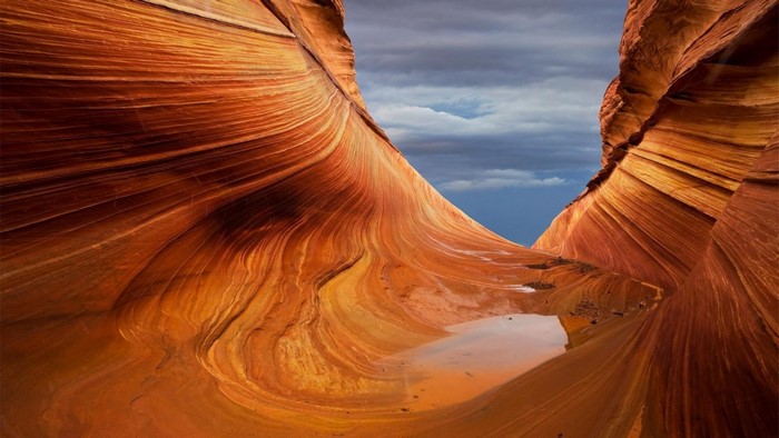 The Wave rock formation with reflection