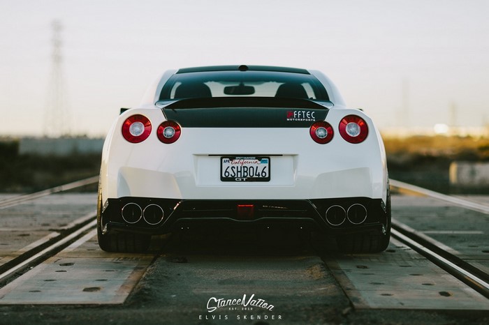 White Nissan GT-R R35 with FFTEC Motorsports sticker