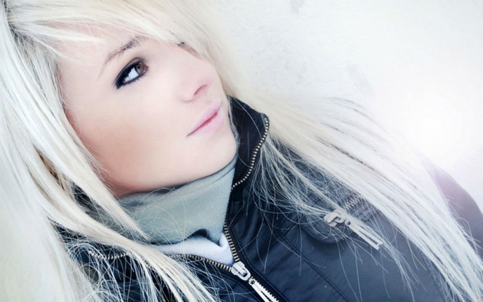 Close up portrait of a woman with white hair