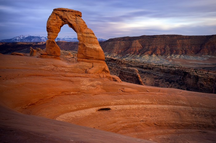 Delicate Arch in Utah Desert Landscape