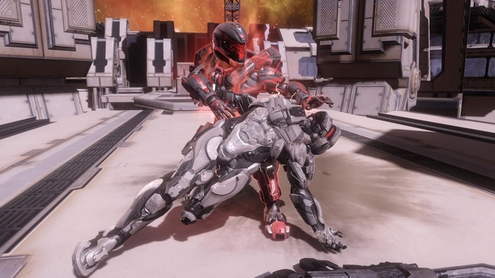 Spartan from Halo 4 performing an assassination