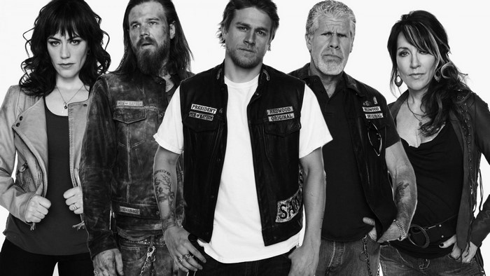 Sons of Anarchy cast members posing