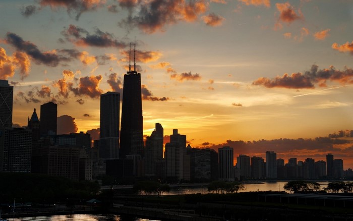Chicago skyline at sunset with clouds