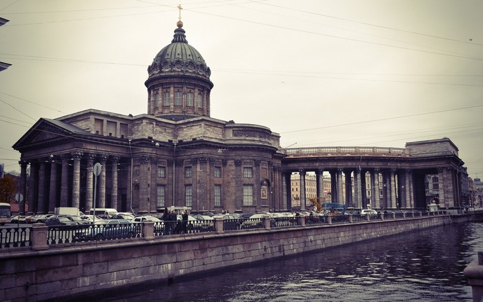 Kazan Cathedral in St. Petersburg on a cloudy day