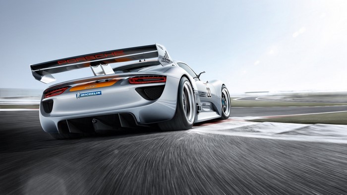 Porsche 918 RSR racing on a track