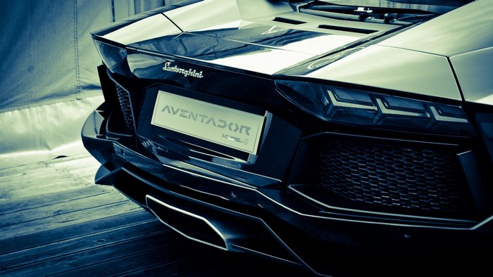 Lamborghini Aventador LP 700-4 rear view