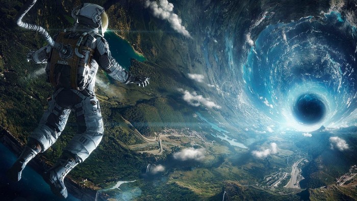 Astronaut near a wormhole in Interstellar