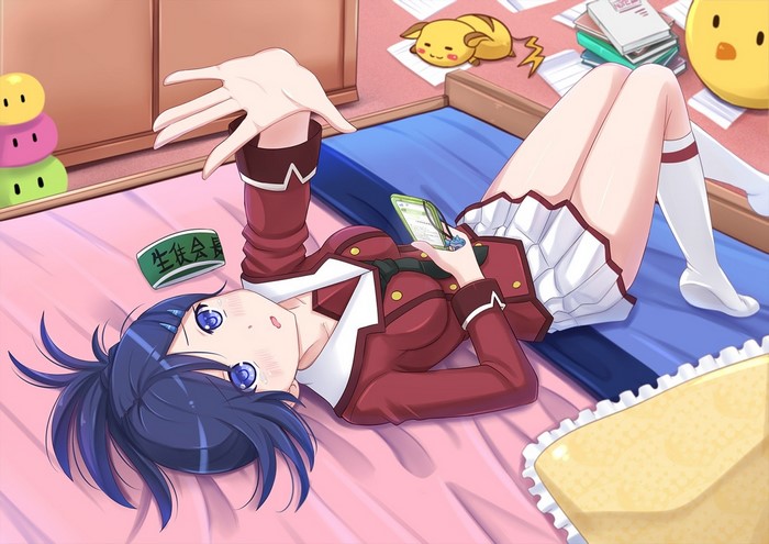 Kudou Mirei from Inou Battle wa Nichijou kei no Naka de playing with a phone