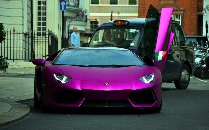 Purple Lamborghini Aventador with Italian Flag