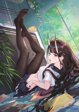 Noshiro from Azur Lane with horns and purple eyes