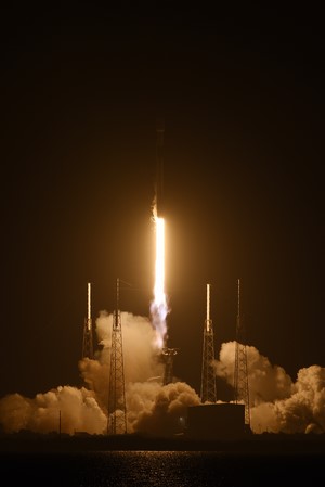 SpaceX Falcon 9 rocket launch from Complex 40