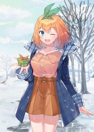 Yotsuba Nakano from The Quintessential Quintuplets holding a gift