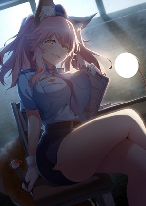 Tamamo no Mae in Police Costume Fate/Grand Order