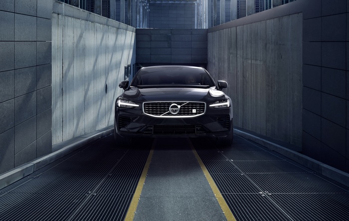 Black Volvo S60 Polestar Engineered 4K