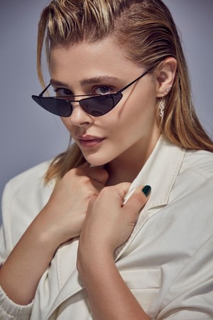 Chloë Grace Moretz wearing sunglasses