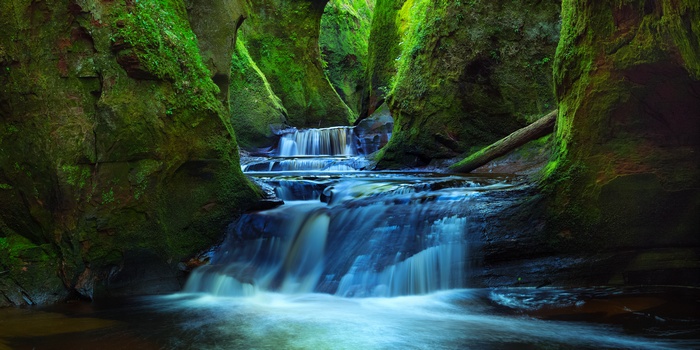 Finnich Glen 4K Deep Valley Stream Forest