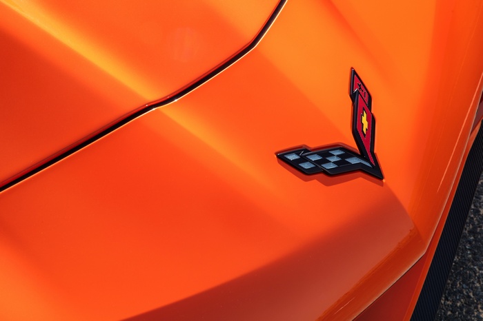 4K Chevrolet Corvette Emblem