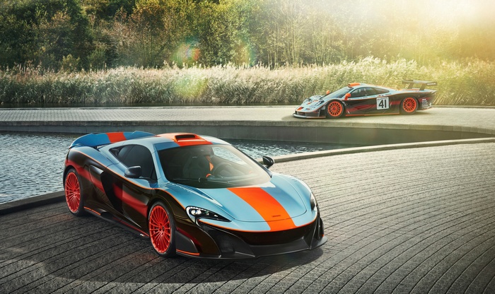 McLaren 675LT and McLaren F1 GTR Gulf Racing Theme