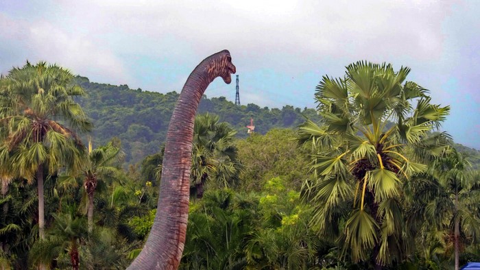 Dinosaur statue at Nong Nooch Tropical Garden