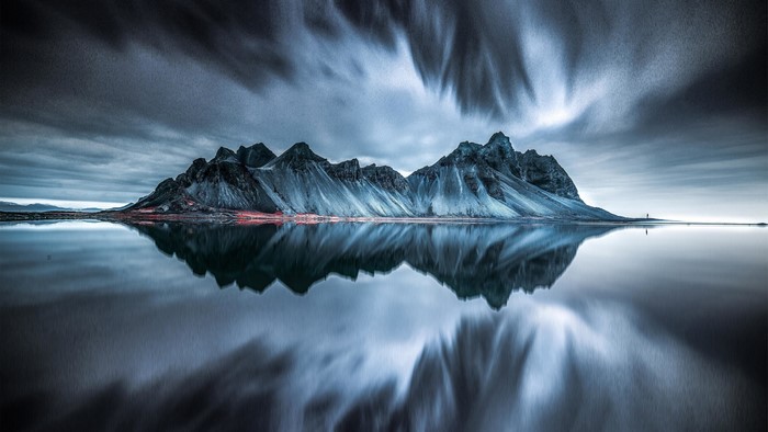 4K Iceland Mountain Reflection