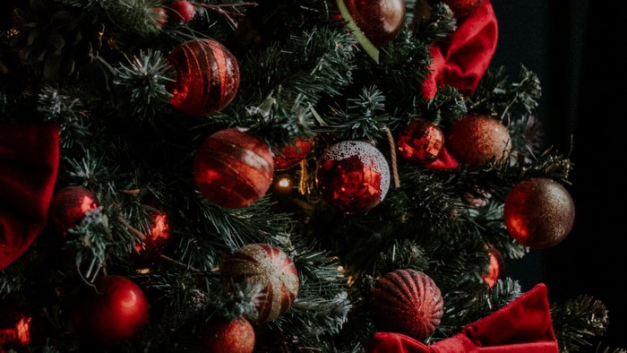 Christmas Tree with Red Ornaments and Bows