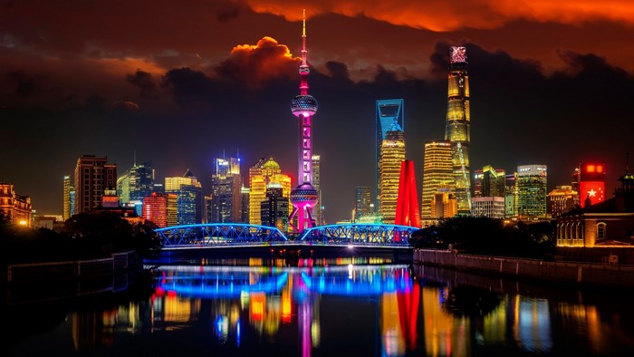 Shanghai skyline with Oriental Pearl Tower at night