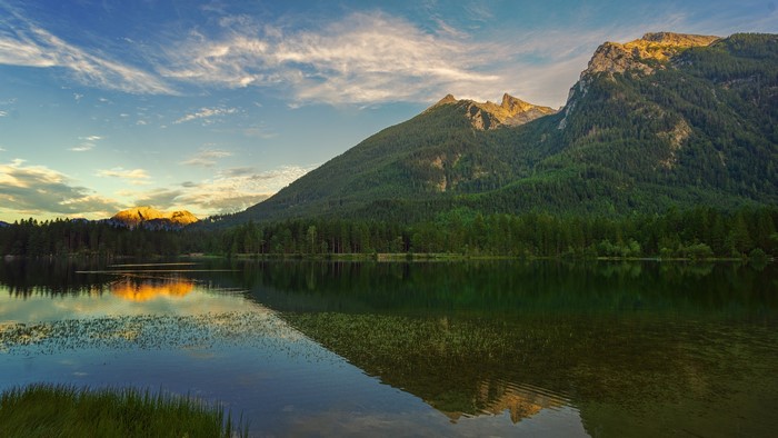 4K Lake with Mountains and Forest