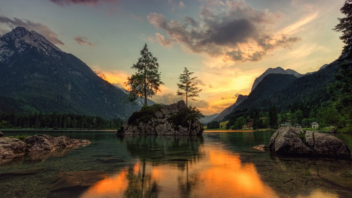 4K Nature Landscape with Mountains and Lake