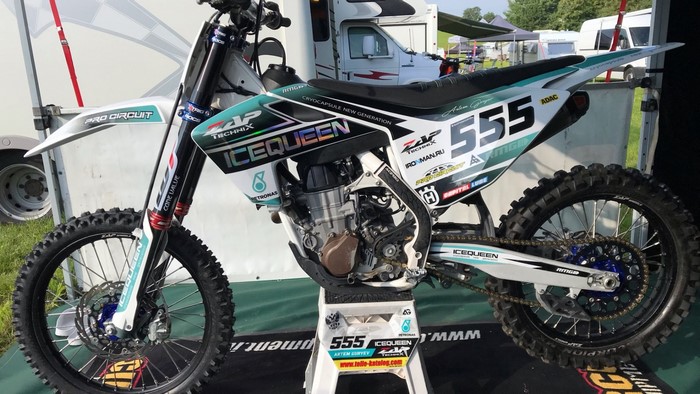 Husqvarna 555 ICEQUEEN Motocross Bike