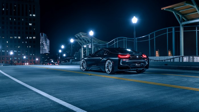 4K BMW i8 on a bridge at night