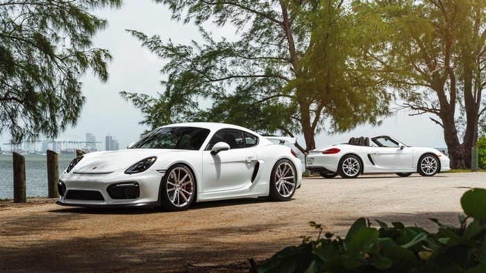 4K Porsche Cayman GT4 and Boxster