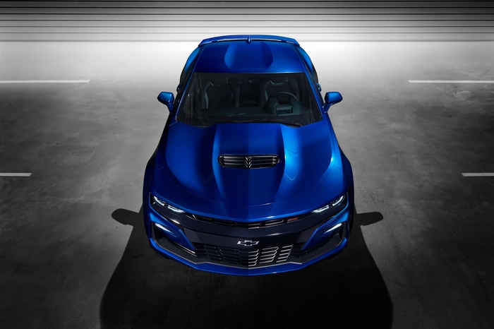4K Chevrolet Camaro SS from above