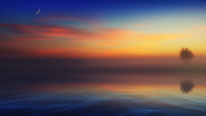 4K Foggy Sunrise Over Water with Moon