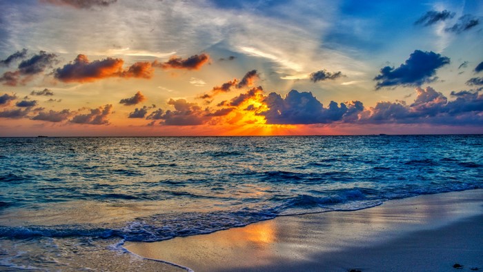 4K Sunset Over the Ocean