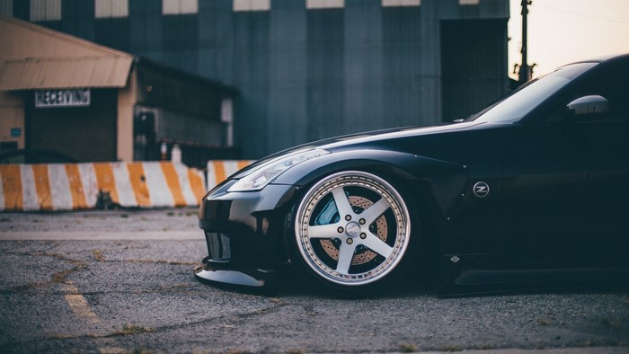 Black Nissan 350Z with custom wheels