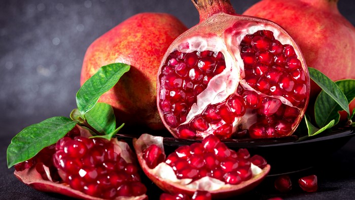 4K Pomegranates with Leaves