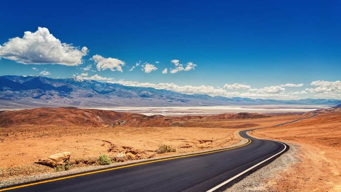 4K Road in Desert Landscape