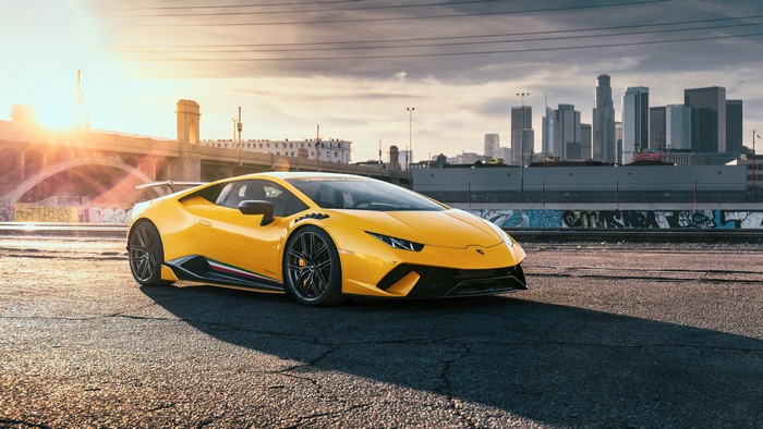 Yellow Lamborghini Huracan Performante in Los Angeles