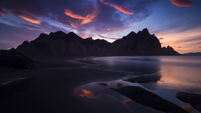 4K Icelandic mountains at sunset
