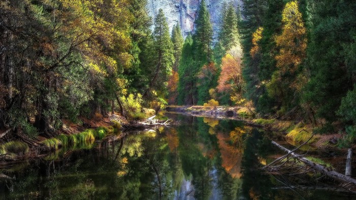 Merced River in Yosemite National Park during Autumn