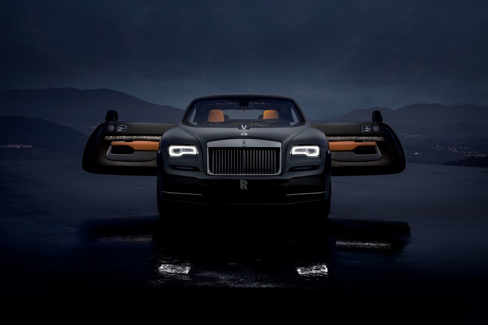 Rolls-Royce Wraith Luminary Collection at night